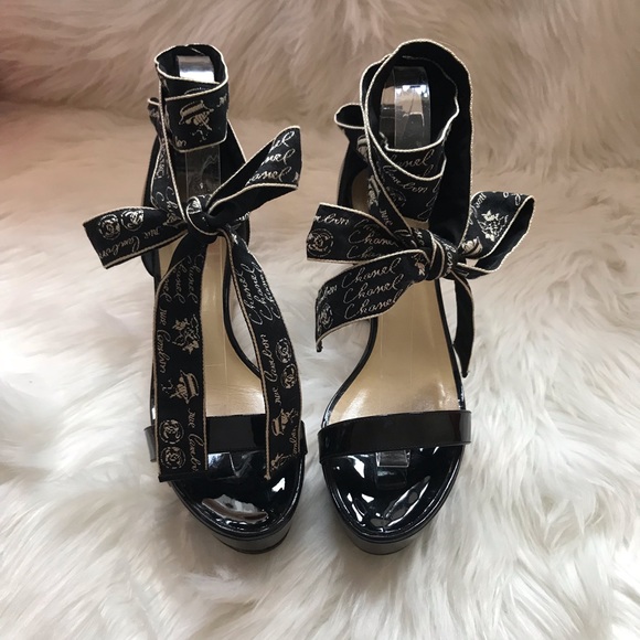 ⭕️SOLD⭕️ CHANEL Cannon CC Logo Lace-Up Sandals - Picture 3 of 8